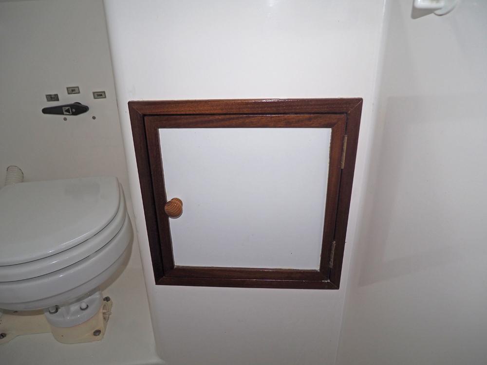 Cabin en avant, H&eacute;bergements